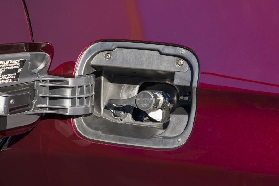 Детали экстерьера Honda Clarity Fuel Cell 2019 года  (NA) (фото 24 из 50)